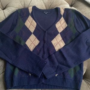 Cute argyle cardigan!